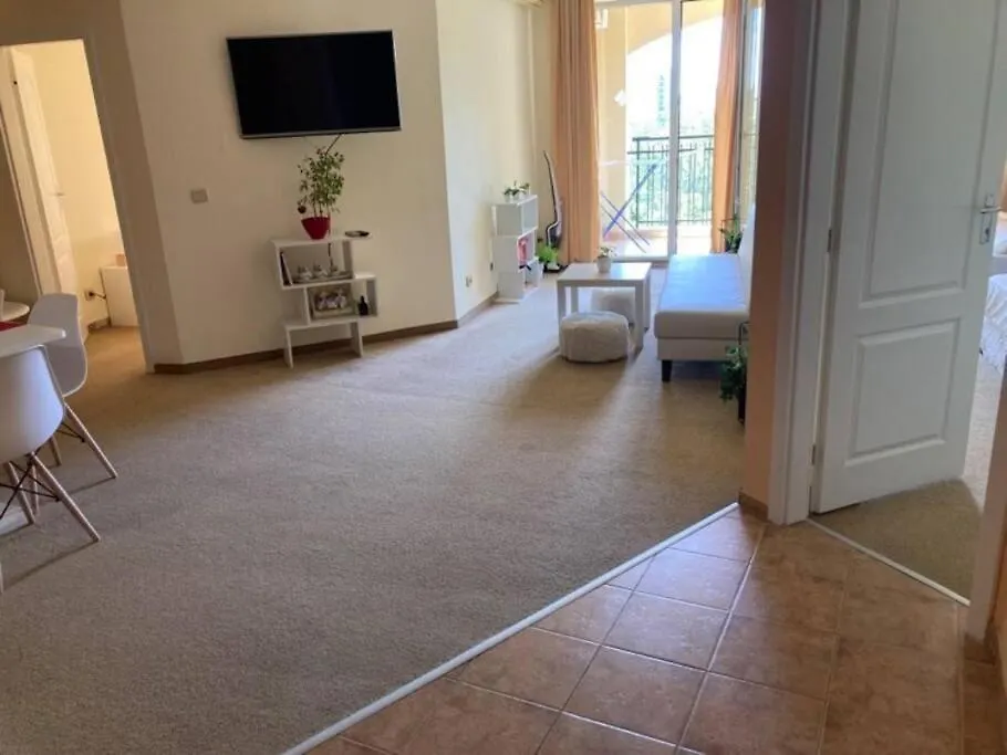 Golden Sands Flat 147 Zlate písky